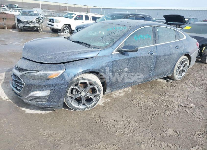 Photo 2 of 2021 Chevrolet Malibu FWD LT (VIN 1G1ZD5ST7MF074950)