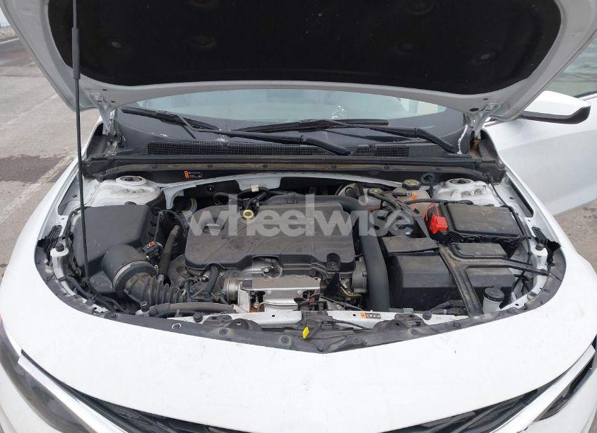 Photo 10 of 2022 Chevrolet Malibu FWD LT (VIN 1G1ZD5ST7NF111240)