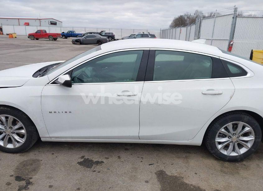 Photo 14 of 2022 Chevrolet Malibu FWD LT (VIN 1G1ZD5ST7NF111240)