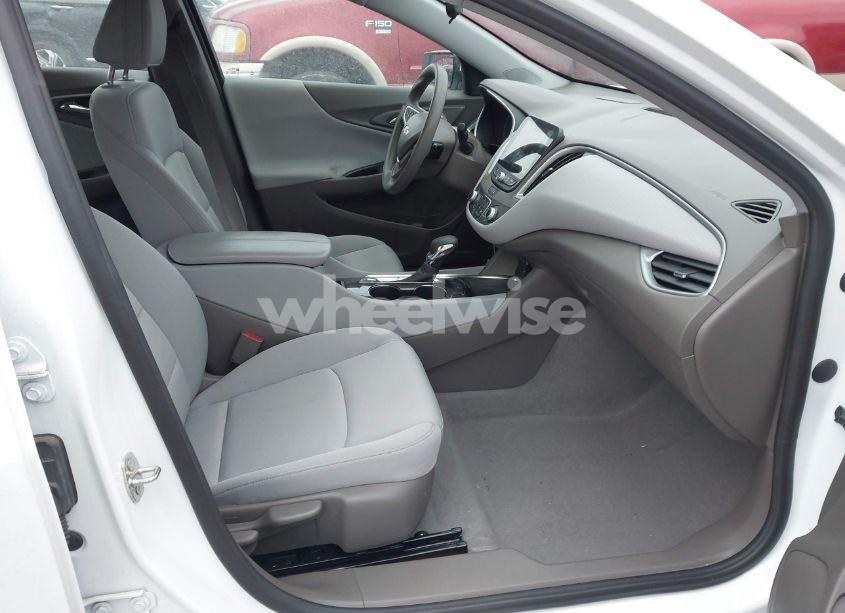 Photo 5 of 2022 Chevrolet Malibu FWD LT (VIN 1G1ZD5ST7NF111240)