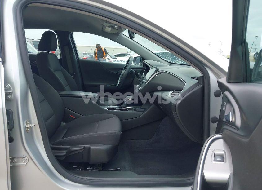 Photo 5 of 2022 Chevrolet Malibu FWD LT (VIN 1G1ZD5ST7NF133416)