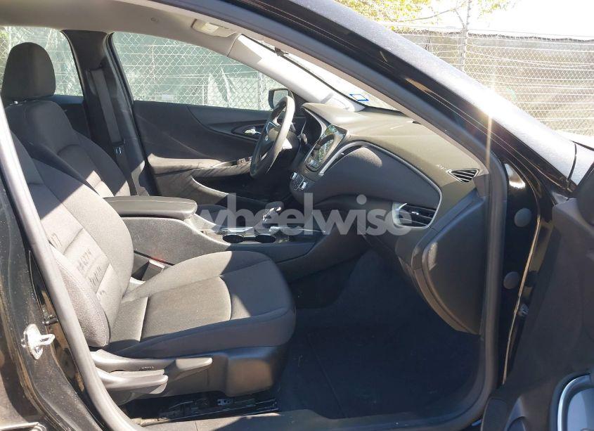 Photo 5 of 2022 Chevrolet Malibu FWD LT (VIN 1G1ZD5ST7NF134033)