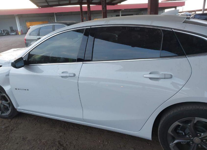 Photo 14 of 2022 Chevrolet Malibu FWD LT (VIN 1G1ZD5ST7NF142830)