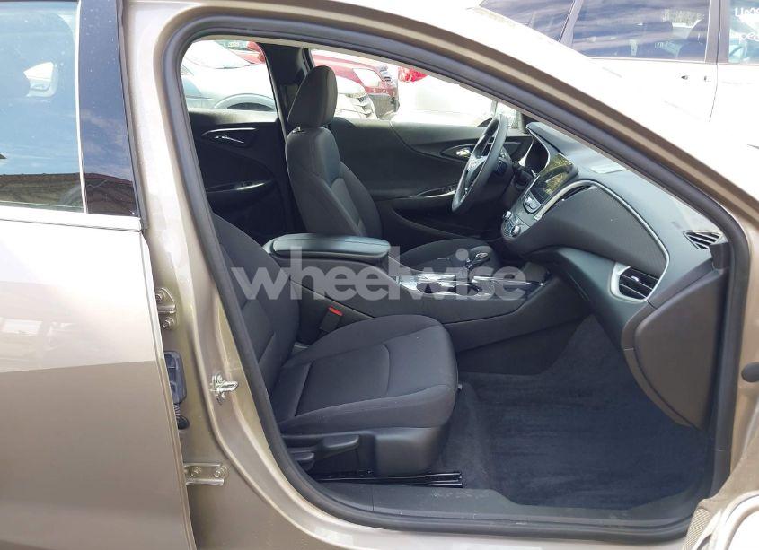 Photo 5 of 2022 Chevrolet Malibu FWD LT (VIN 1G1ZD5ST7NF146781)