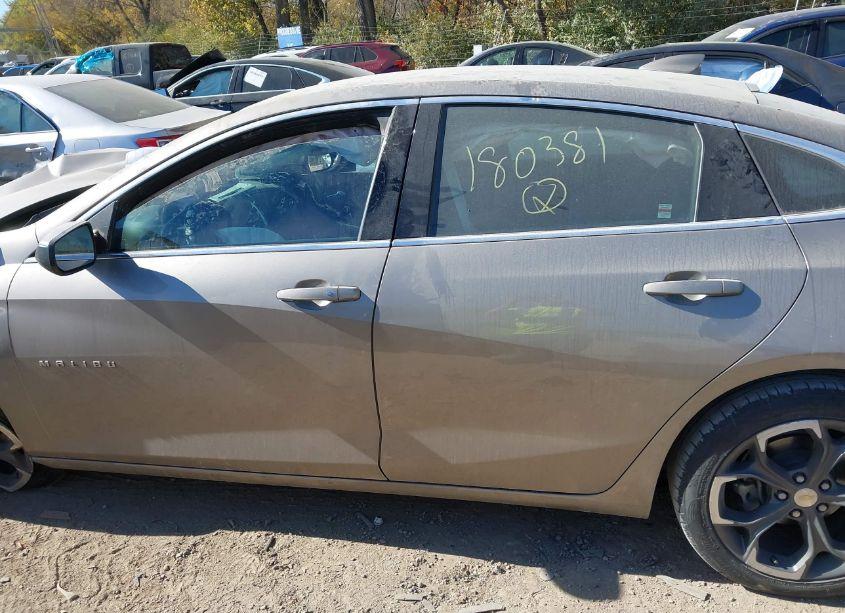 Photo 14 of 2022 Chevrolet Malibu FWD LT (VIN 1G1ZD5ST7NF180381)