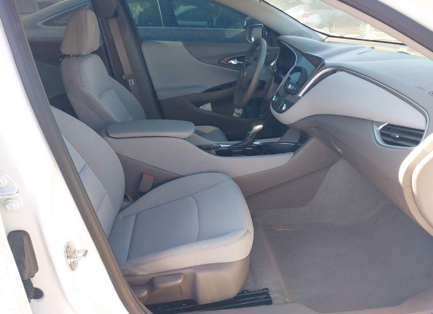 Photo 5 of 2022 Chevrolet Malibu FWD LT (VIN 1G1ZD5ST7NF198752)