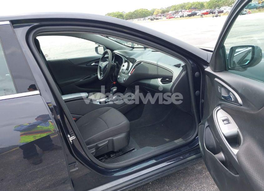 Photo 5 of 2023 Chevrolet Malibu FWD 1LT (VIN 1G1ZD5ST7PF200972)