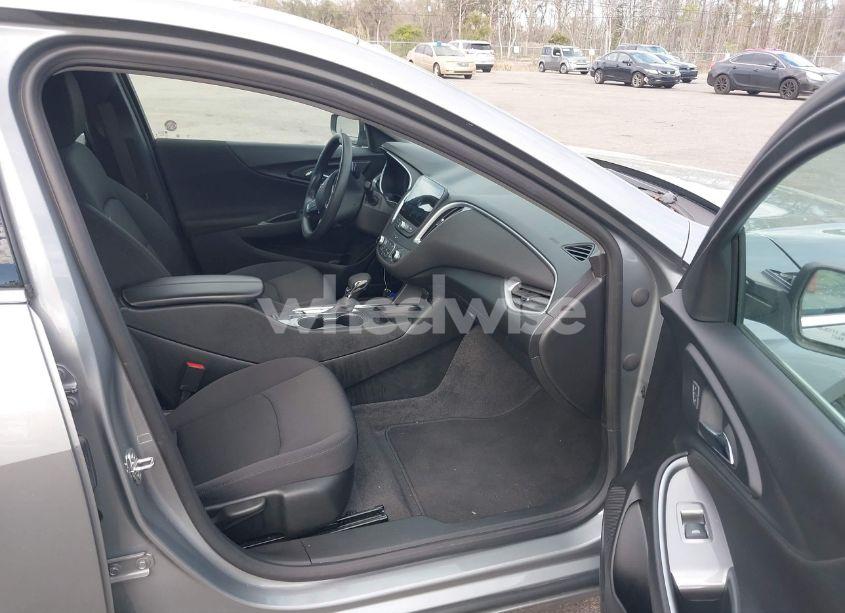 Photo 5 of 2023 Chevrolet Malibu FWD 1LT (VIN 1G1ZD5ST7PF231882)