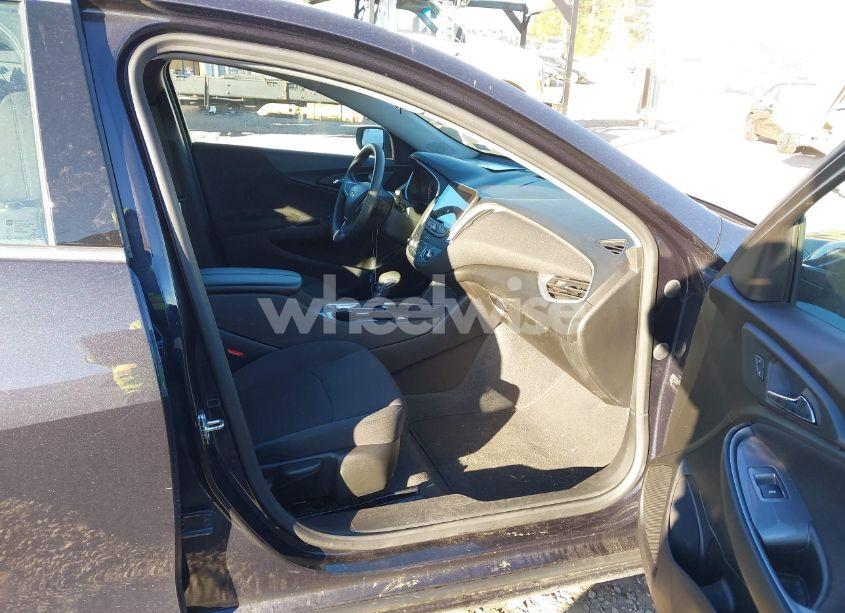 Photo 5 of 2023 Chevrolet Malibu FWD 1LT (VIN 1G1ZD5ST7PF241120)