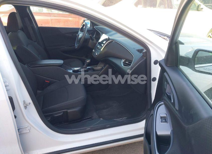 Photo 5 of 2024 Chevrolet Malibu FWD 1LT (VIN 1G1ZD5ST7RF109574)