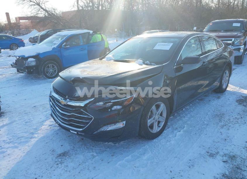 Photo 2 of 2024 Chevrolet Malibu FWD 1LT (VIN 1G1ZD5ST7RF119697)