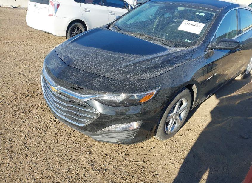 Photo 2 of 2024 Chevrolet Malibu FWD 1LT (VIN 1G1ZD5ST7RF120641)