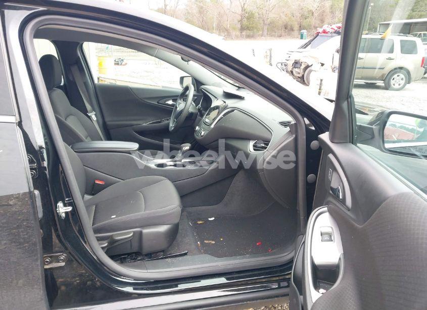 Photo 5 of 2024 Chevrolet Malibu FWD 1LT (VIN 1G1ZD5ST7RF122504)