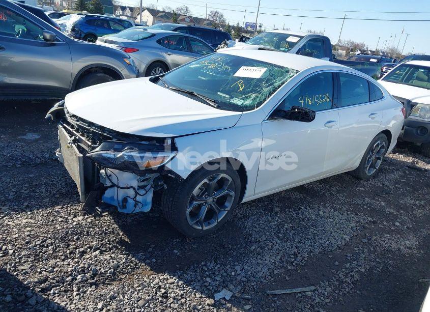Photo 2 of 2024 Chevrolet Malibu FWD 1LT (VIN 1G1ZD5ST7RF122549)