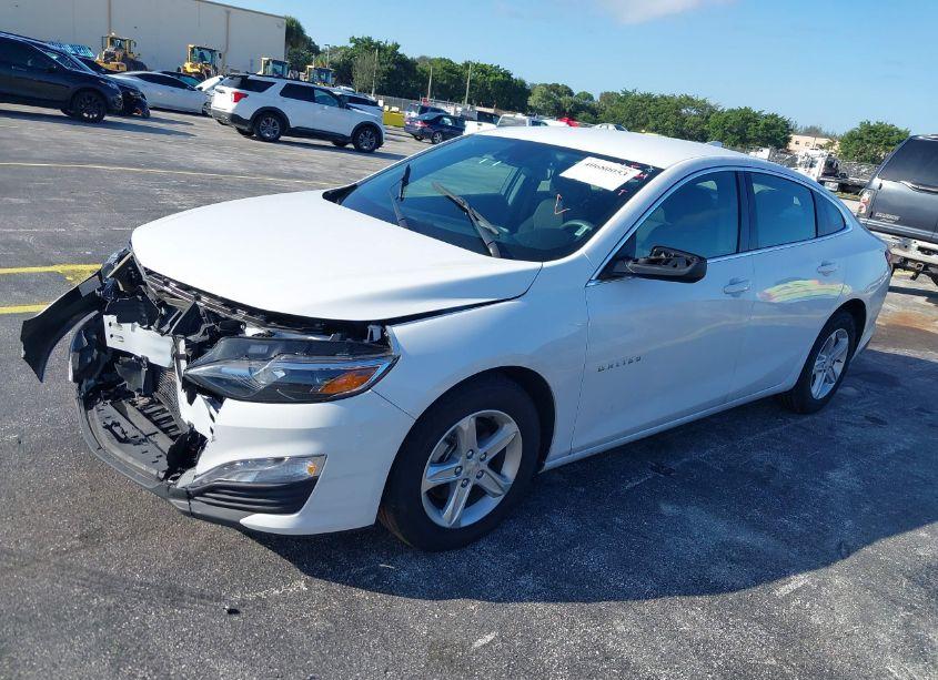 Photo 2 of 2024 Chevrolet Malibu FWD 1LT (VIN 1G1ZD5ST7RF124138)