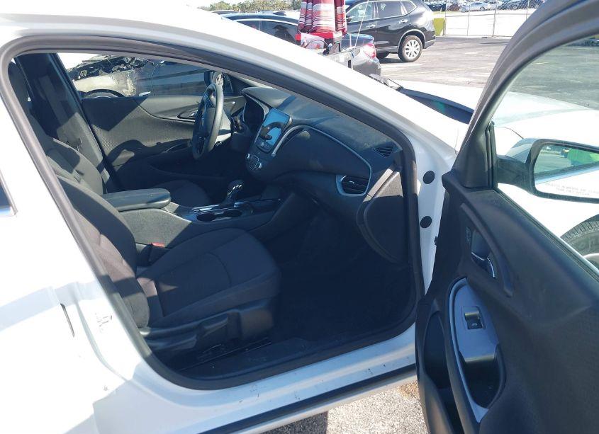 Photo 5 of 2024 Chevrolet Malibu FWD 1LT (VIN 1G1ZD5ST7RF124138)