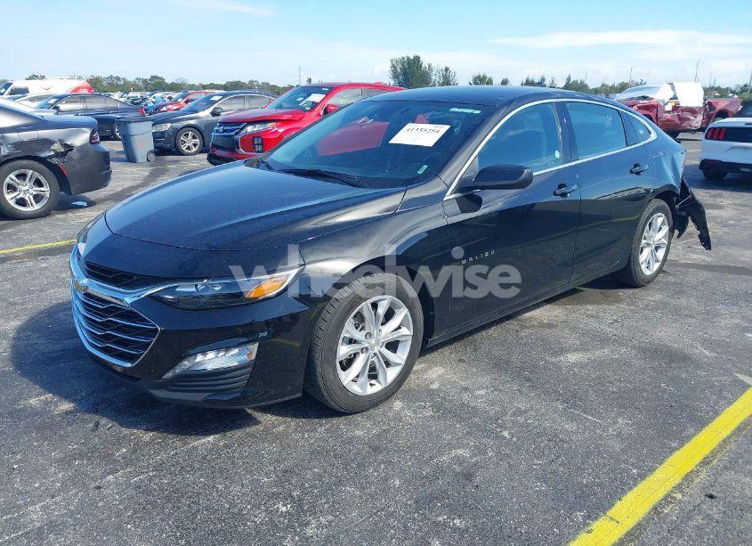 Photo 2 of 2024 Chevrolet Malibu FWD 1LT (VIN 1G1ZD5ST7RF129923)