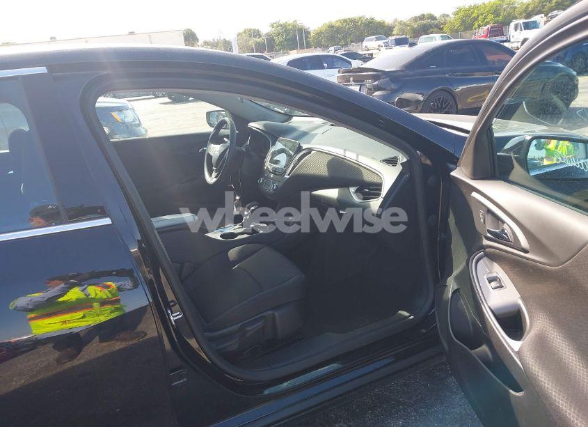 Photo 5 of 2024 Chevrolet Malibu FWD 1LT (VIN 1G1ZD5ST7RF129923)