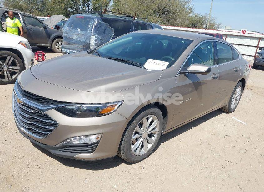 Photo 2 of 2024 Chevrolet Malibu FWD 1LT (VIN 1G1ZD5ST7RF136838)