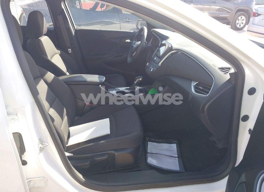 Photo 5 of 2024 Chevrolet Malibu FWD 1LT (VIN 1G1ZD5ST7RF142574)