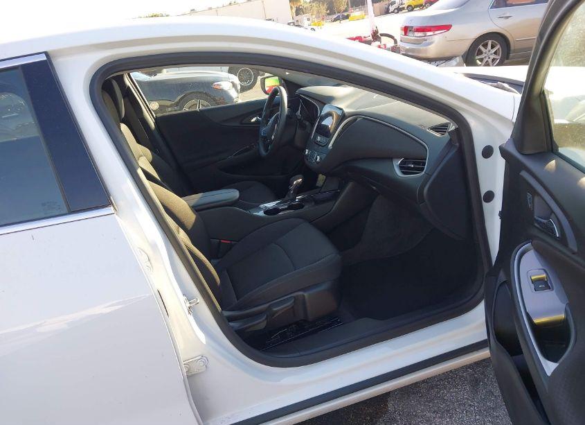 Photo 5 of 2024 Chevrolet Malibu FWD 1LT (VIN 1G1ZD5ST7RF151811)