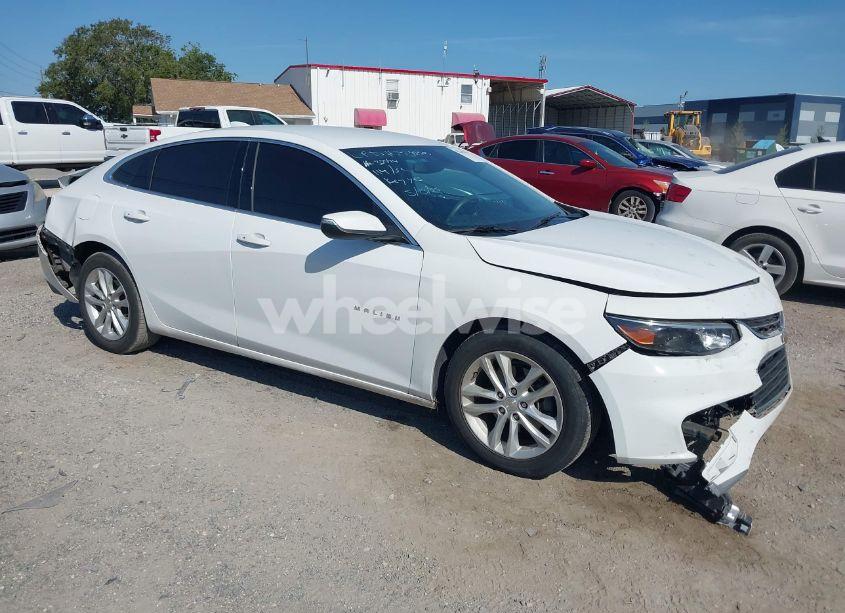 2018 Chevrolet Malibu LT (VIN 1G1ZD5ST8JF125223) main photo
