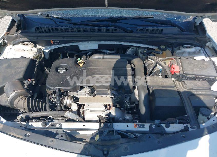 Photo 10 of 2018 Chevrolet Malibu LT (VIN 1G1ZD5ST8JF125223)