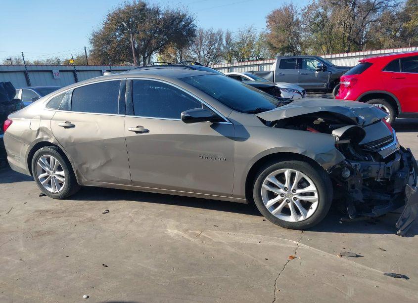 Photo 13 of 2018 Chevrolet Malibu LT (VIN 1G1ZD5ST8JF125500)