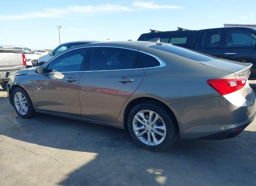 Photo 14 of 2018 Chevrolet Malibu LT (VIN 1G1ZD5ST8JF125500)