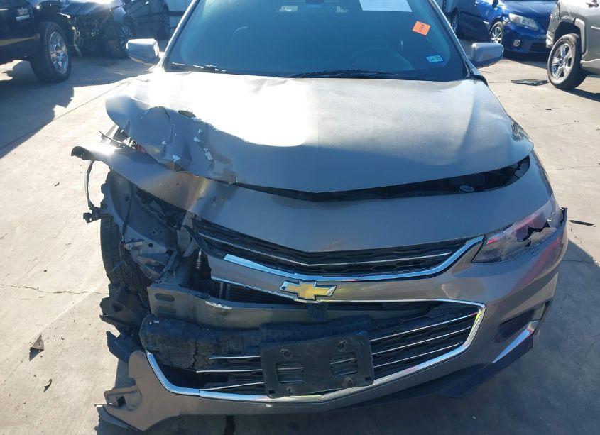 Photo 6 of 2018 Chevrolet Malibu LT (VIN 1G1ZD5ST8JF125500)