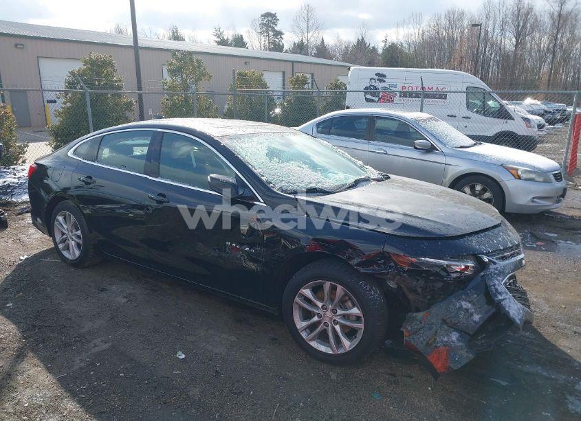 2018 Chevrolet Malibu LT (VIN 1G1ZD5ST8JF127070) main photo