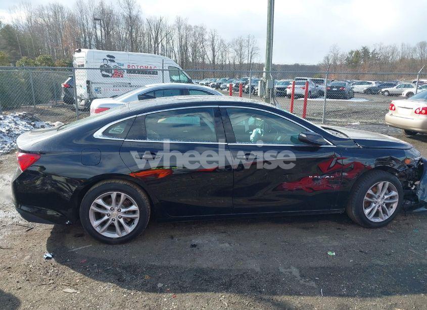 Photo 14 of 2018 Chevrolet Malibu LT (VIN 1G1ZD5ST8JF127070)