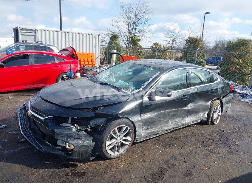 Photo 2 of 2018 Chevrolet Malibu LT (VIN 1G1ZD5ST8JF127070)