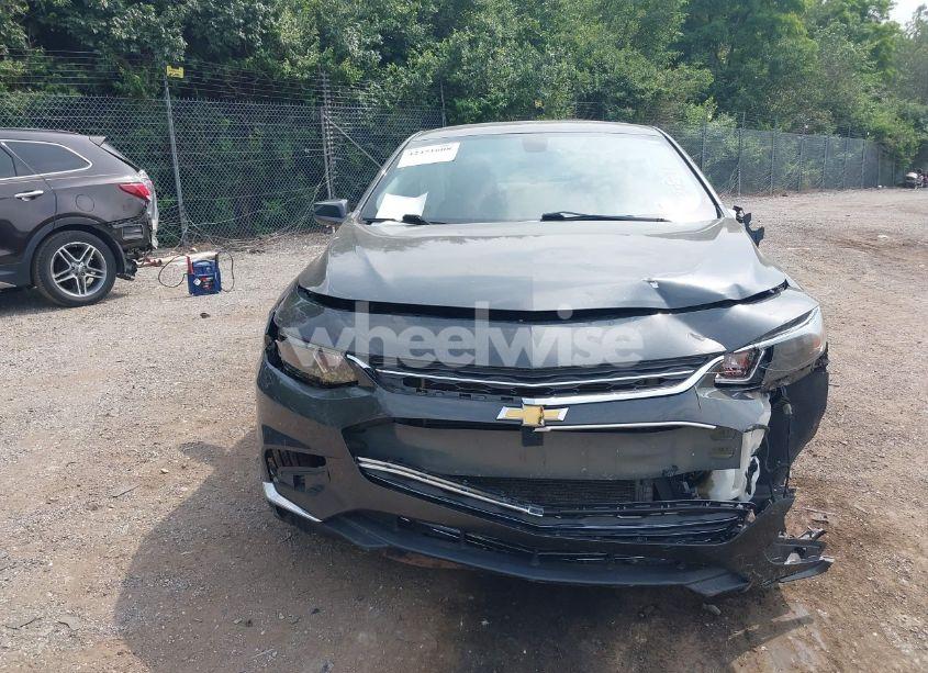 Photo 13 of 2018 Chevrolet Malibu LT (VIN 1G1ZD5ST8JF130521)