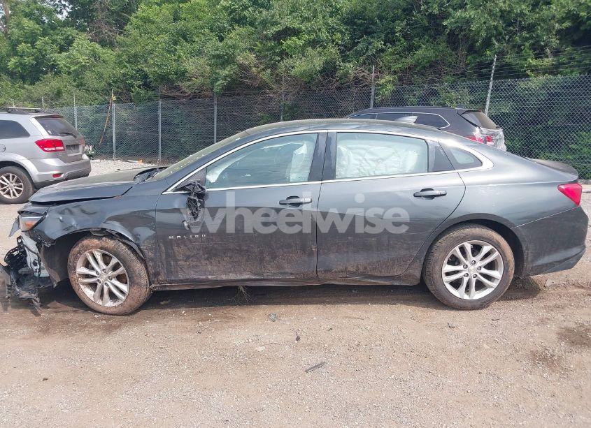 Photo 15 of 2018 Chevrolet Malibu LT (VIN 1G1ZD5ST8JF130521)