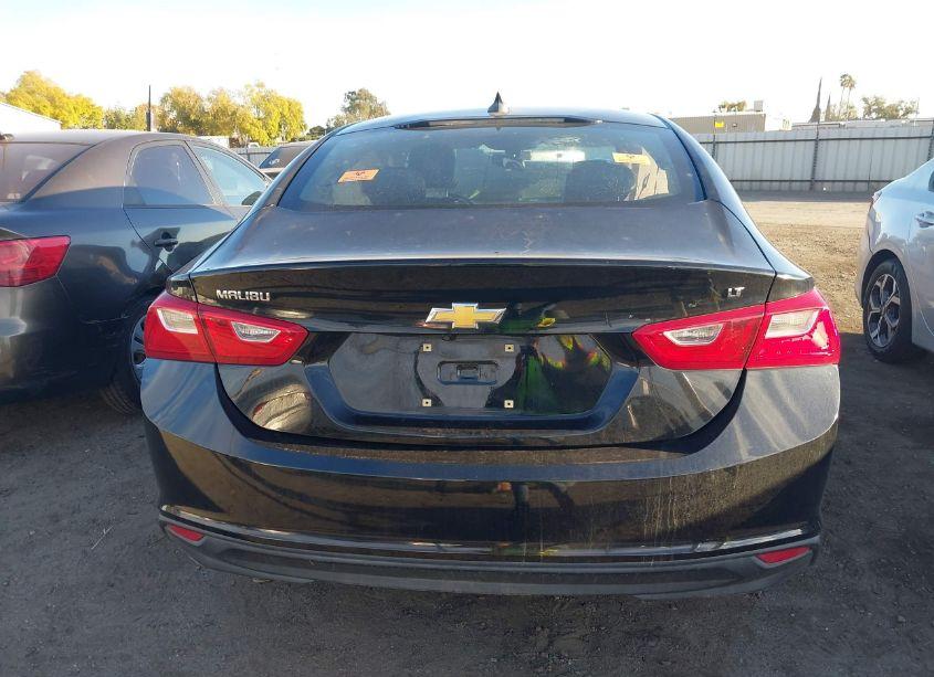 Photo 16 of 2018 Chevrolet Malibu LT (VIN 1G1ZD5ST8JF131653)