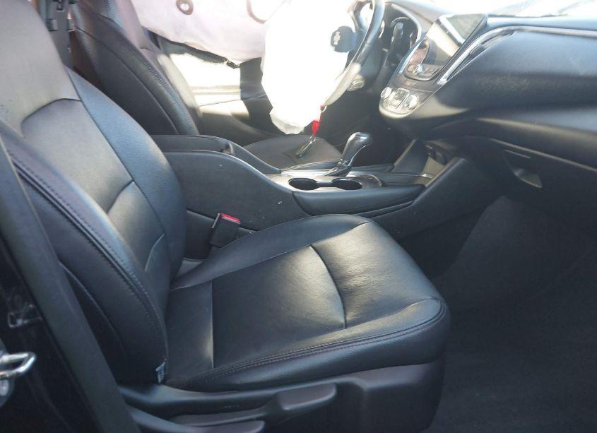 Photo 5 of 2018 Chevrolet Malibu LT (VIN 1G1ZD5ST8JF131653)