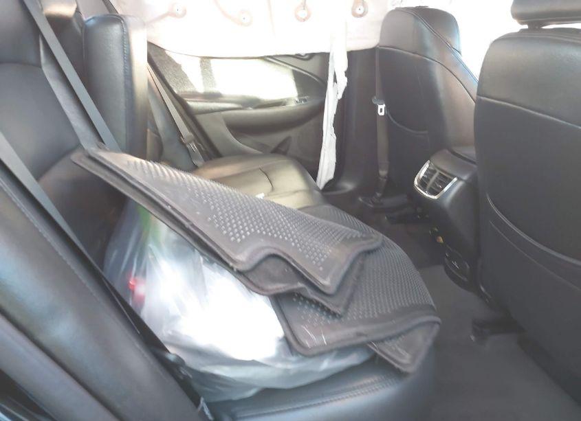 Photo 8 of 2018 Chevrolet Malibu LT (VIN 1G1ZD5ST8JF131653)