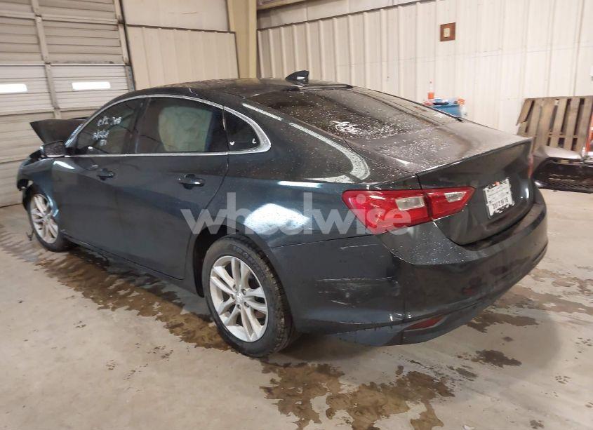 Photo 3 of 2018 Chevrolet Malibu LT (VIN 1G1ZD5ST8JF137985)