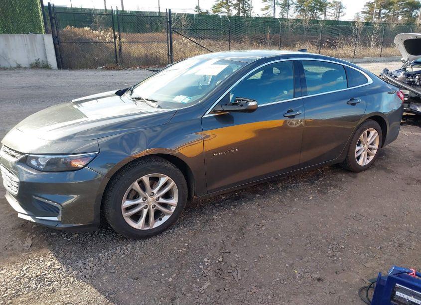 Photo 14 of 2018 Chevrolet Malibu LT (VIN 1G1ZD5ST8JF149571)