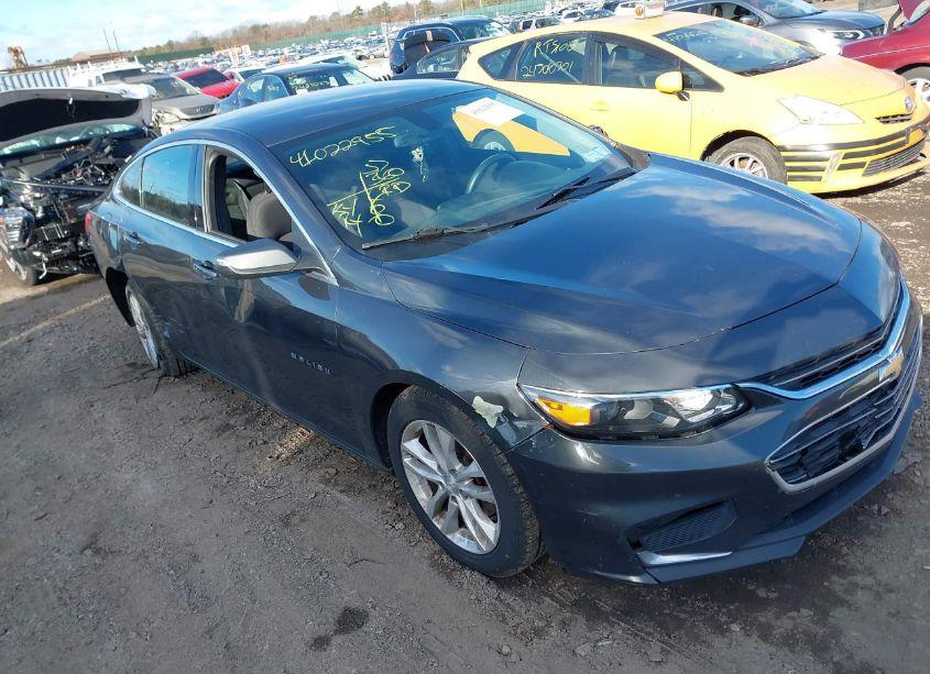 Photo 6 of 2018 Chevrolet Malibu LT (VIN 1G1ZD5ST8JF149571)