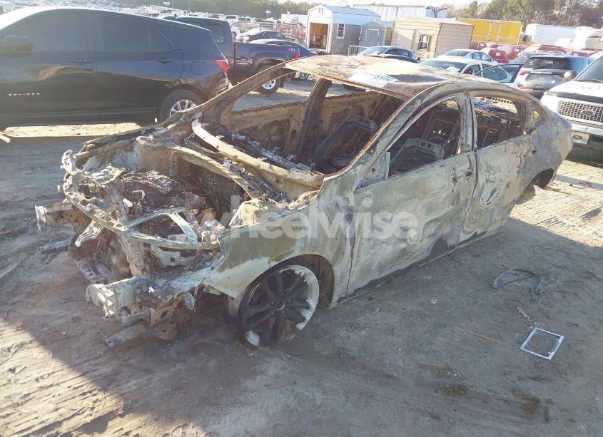 Photo 2 of 2018 Chevrolet Malibu LT (VIN 1G1ZD5ST8JF166094)