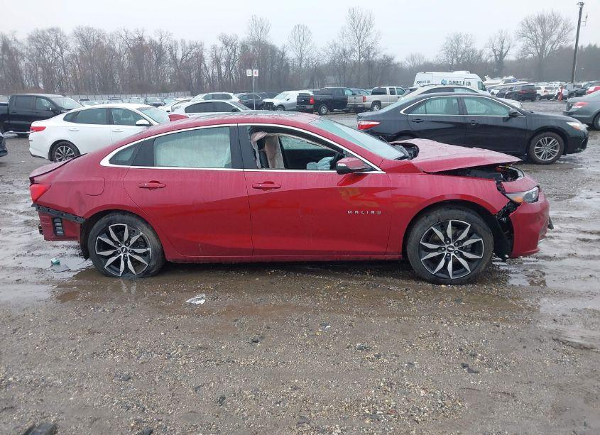 Photo 13 of 2018 Chevrolet Malibu LT (VIN 1G1ZD5ST8JF166502)