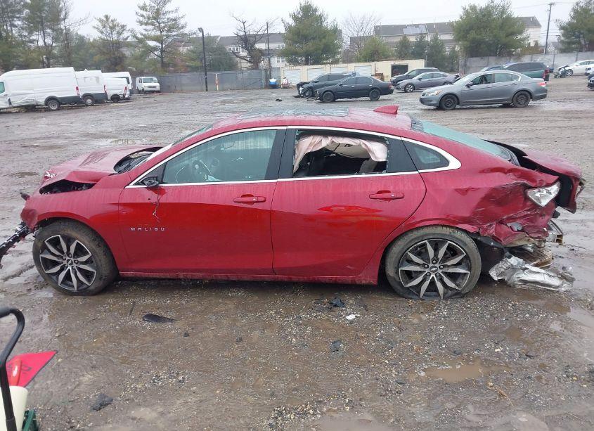 Photo 14 of 2018 Chevrolet Malibu LT (VIN 1G1ZD5ST8JF166502)
