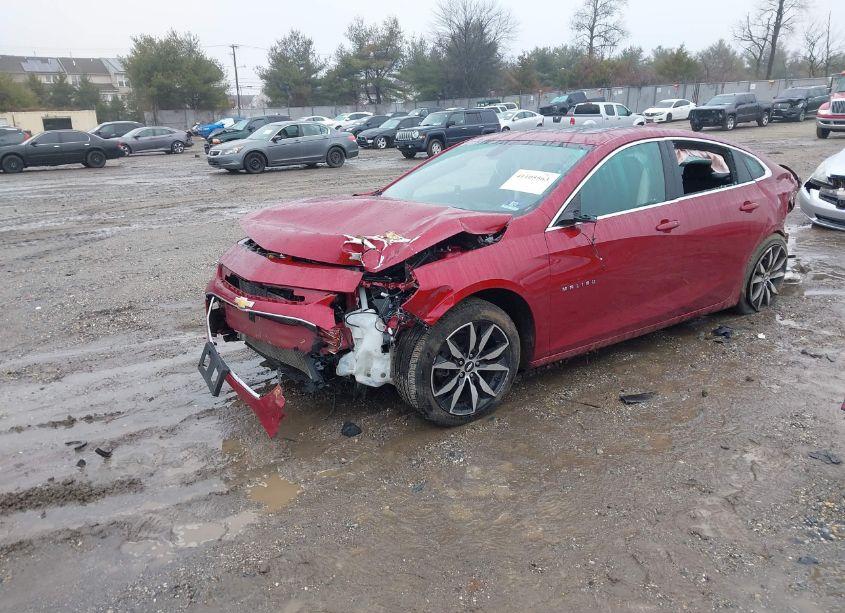 Photo 2 of 2018 Chevrolet Malibu LT (VIN 1G1ZD5ST8JF166502)