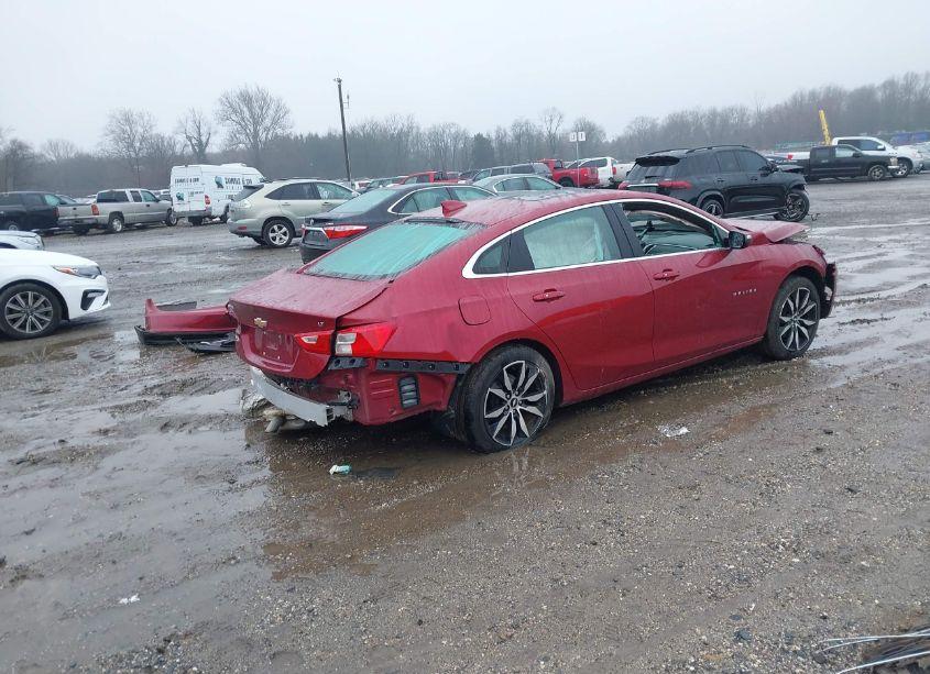 Photo 4 of 2018 Chevrolet Malibu LT (VIN 1G1ZD5ST8JF166502)