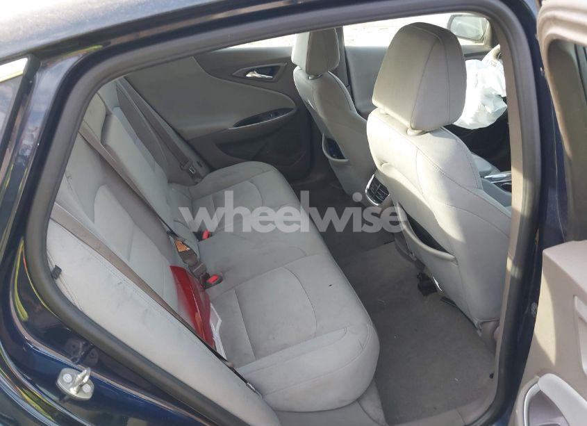 Photo 8 of 2018 Chevrolet Malibu LT (VIN 1G1ZD5ST8JF172235)