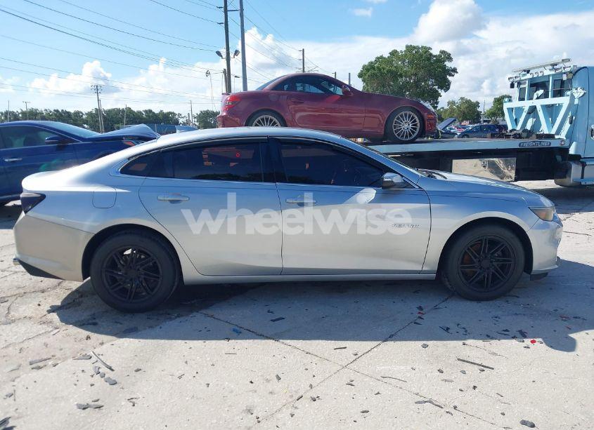 Photo 13 of 2018 Chevrolet Malibu LT (VIN 1G1ZD5ST8JF173823)