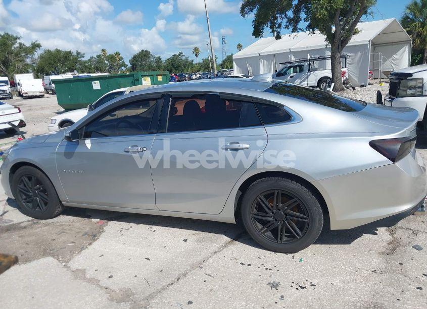 Photo 14 of 2018 Chevrolet Malibu LT (VIN 1G1ZD5ST8JF173823)