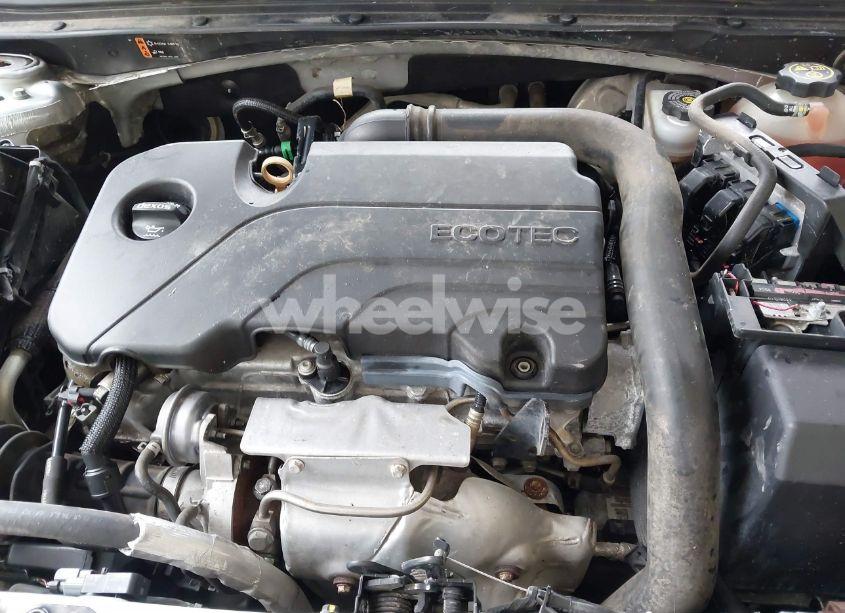 Photo 10 of 2018 Chevrolet Malibu LT (VIN 1G1ZD5ST8JF189388)